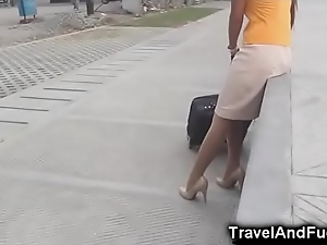 Traveler copulates a filipina slip off attendant!