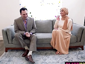Arab hijab MILF Chloe Amour on a blind date got her blistering for the tramp