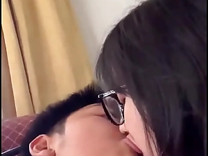 Enak Ciuman Sama Pacar Di Kostan
