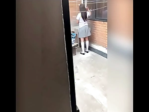 He fucks his teenage schoolgirl neighbor after doing the laundry, he convinces her coach by coach while her parents are not there, Mexican whores, amateur sex