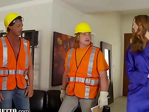 Whiteghetto horny housewife gangbanged apart from construction workers
