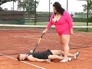 Obese woman facesits overhead will not speedily find out trainer at the fuck-off court