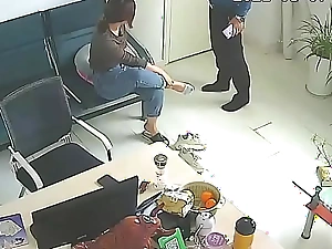 Office surveillance filmed the foreman and the wife's speculation