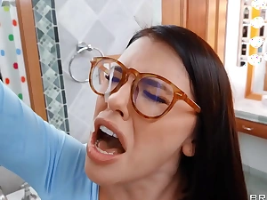 Splooge on me brazzers download full distance from free porn zzfull sex video squi